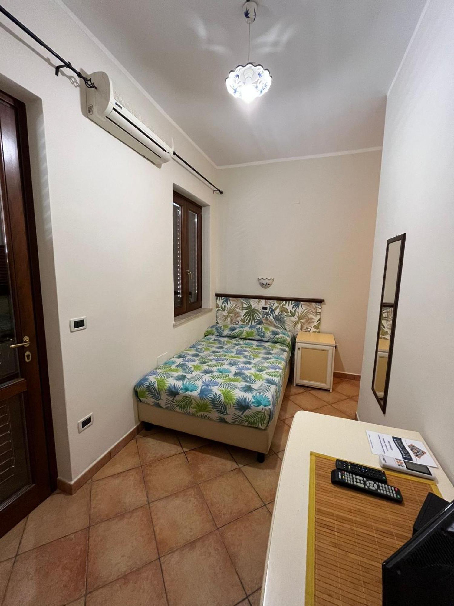 Hotel Dormo Da Lia Borgo San Nicola Mandra Capreria Exterior foto